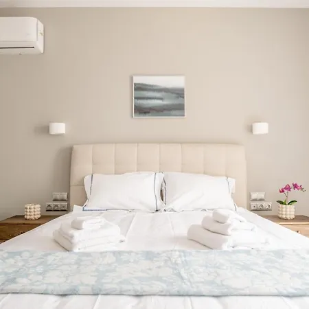 A14 Sunny & Chic 2Room Apartment Near Plaka & Parthenon-3